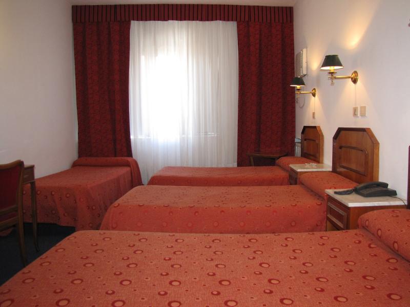 Hotel Tres Sargentos Buenos Aires Bagian luar foto