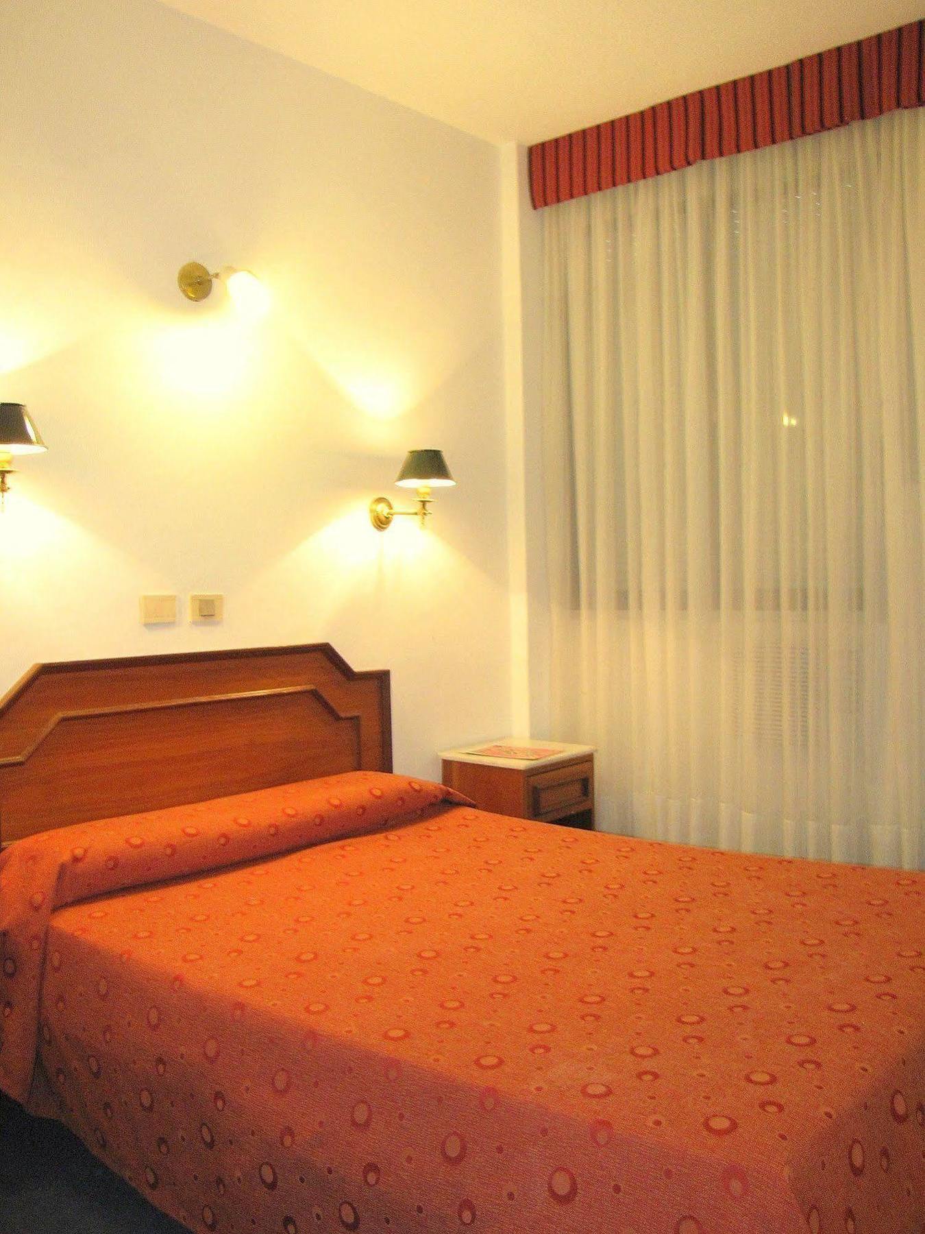 Hotel Tres Sargentos Buenos Aires Bagian luar foto