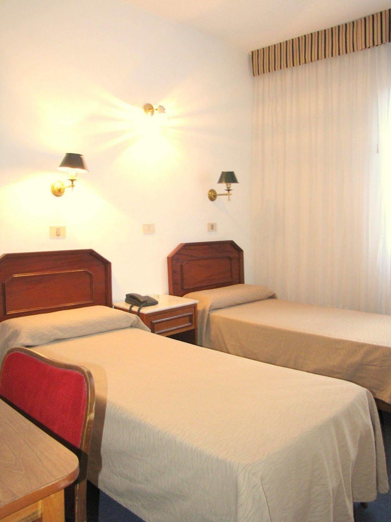 Hotel Tres Sargentos Buenos Aires Bagian luar foto