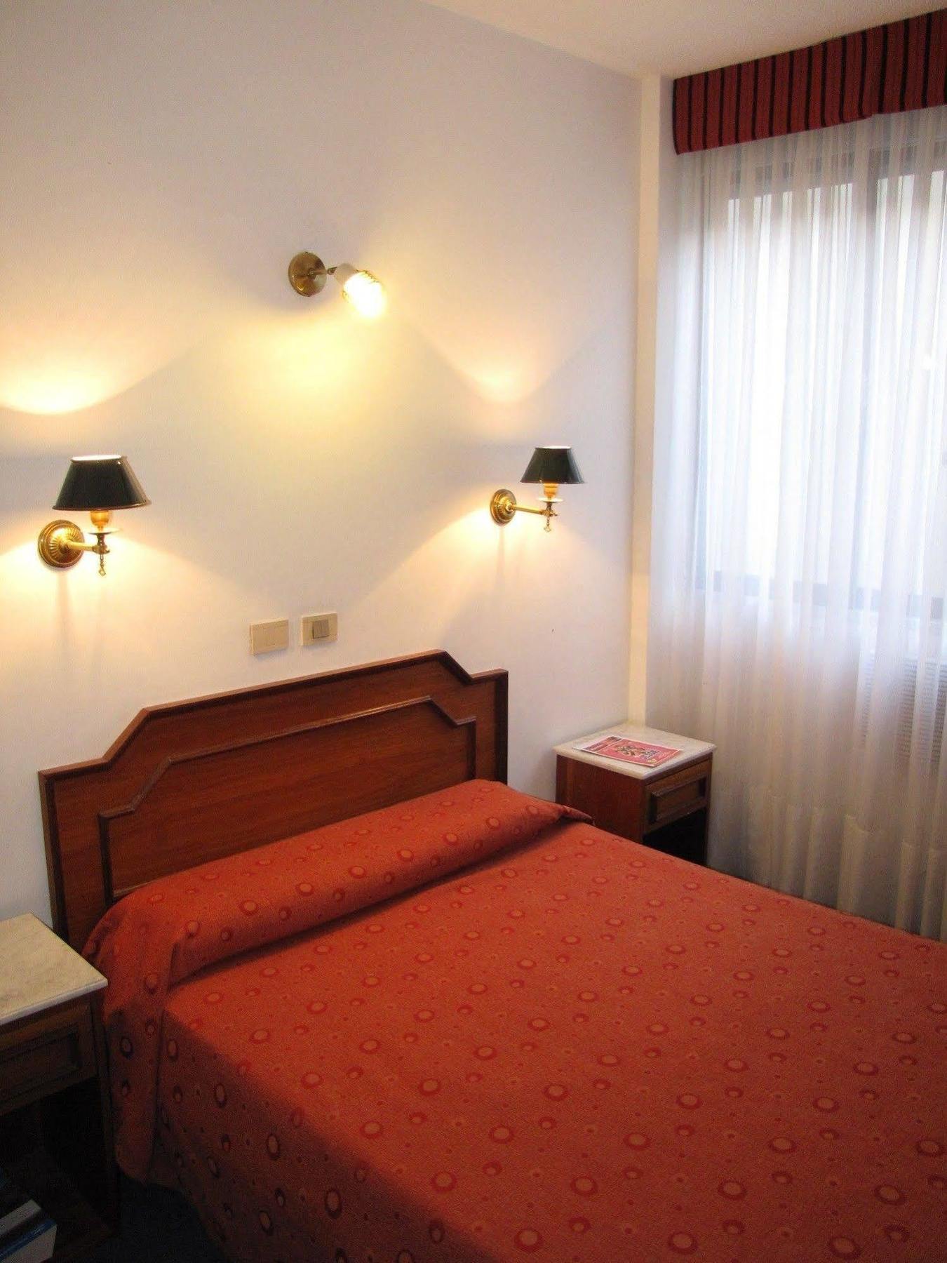 Hotel Tres Sargentos Buenos Aires Bagian luar foto