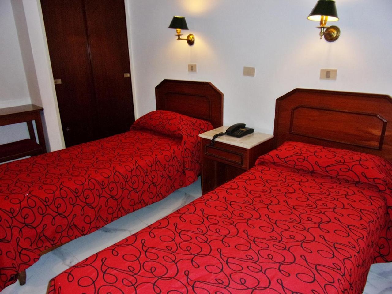 Hotel Tres Sargentos Buenos Aires Bagian luar foto