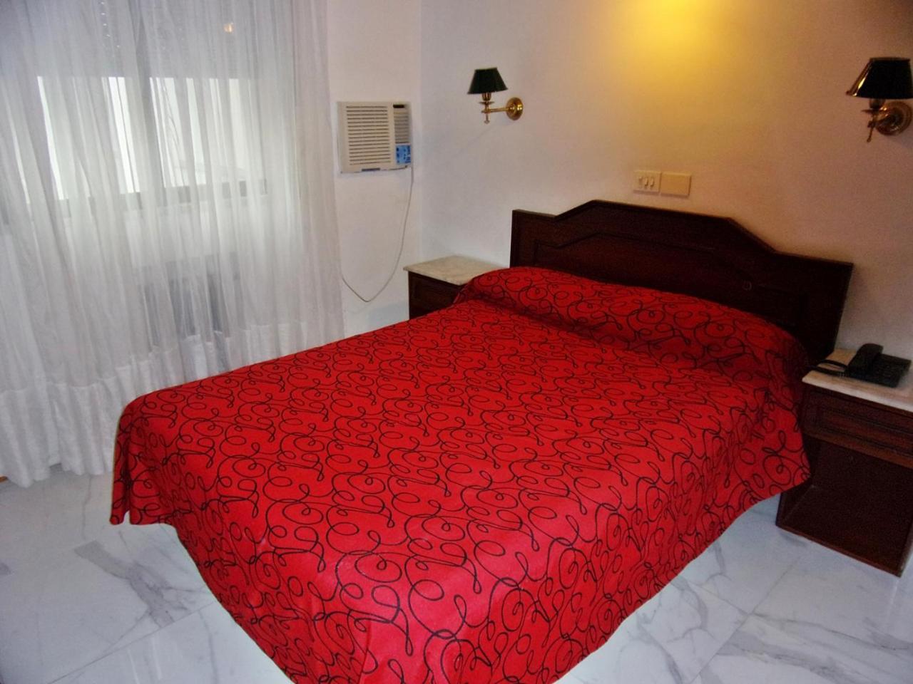 Hotel Tres Sargentos Buenos Aires Bagian luar foto