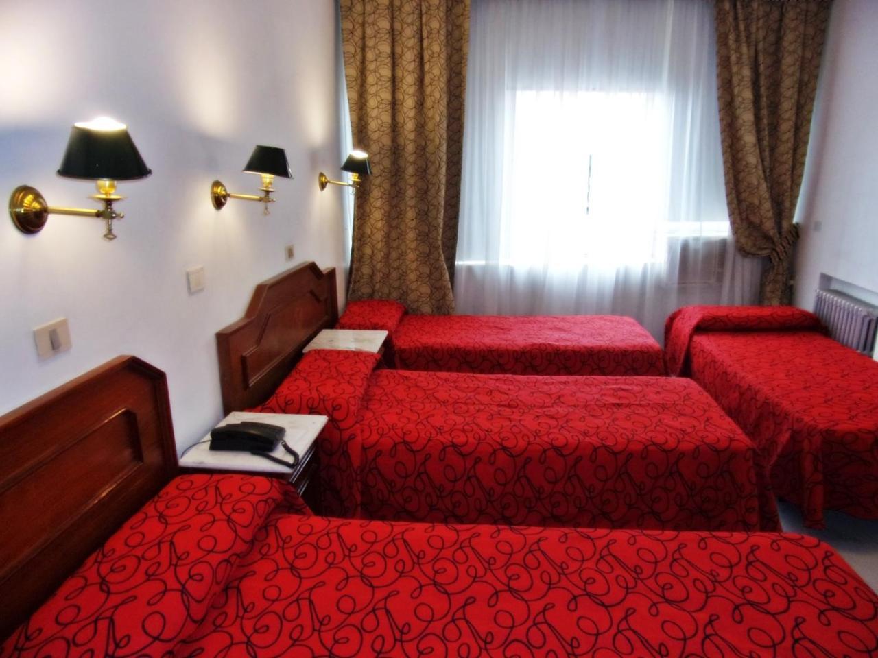 Hotel Tres Sargentos Buenos Aires Bagian luar foto
