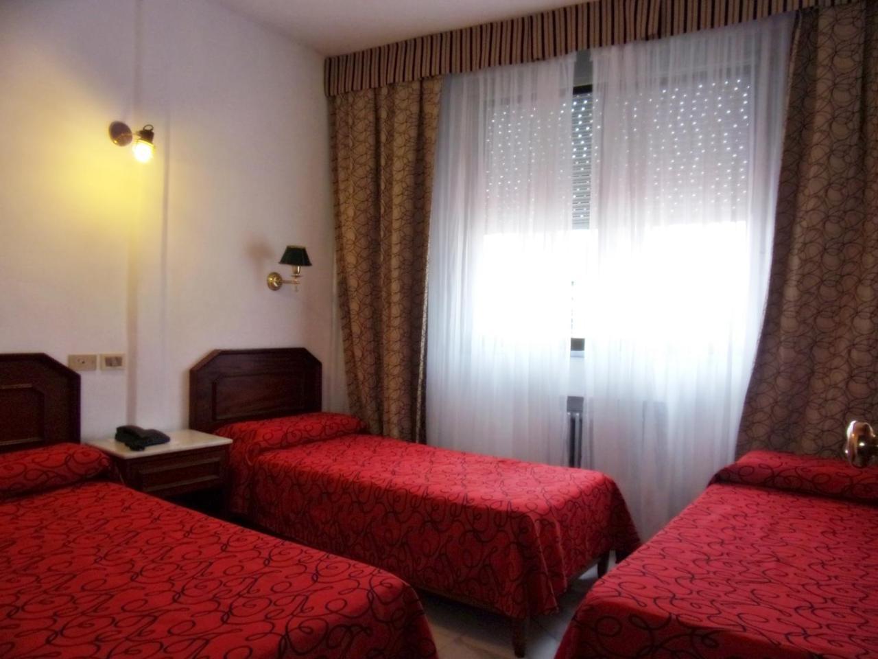 Hotel Tres Sargentos Buenos Aires Bagian luar foto