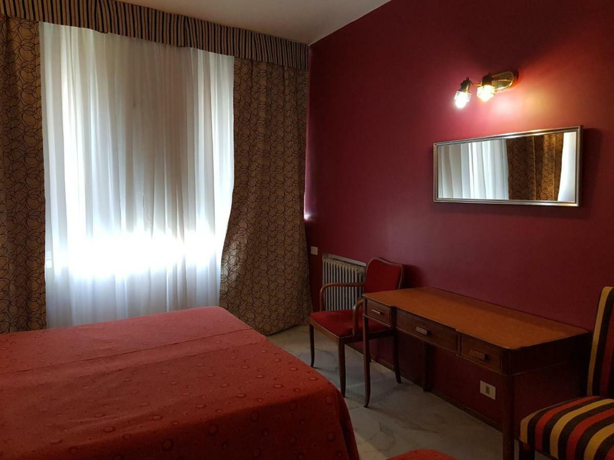 Hotel Tres Sargentos Buenos Aires Bagian luar foto